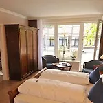 ホテル Inselhotel ランゲオーク