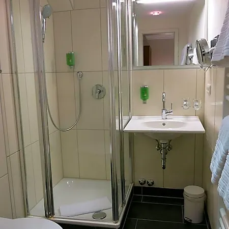 Inselhotel לנגאוג