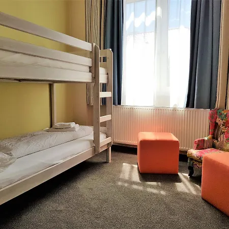 Inselhotel לנגאוג